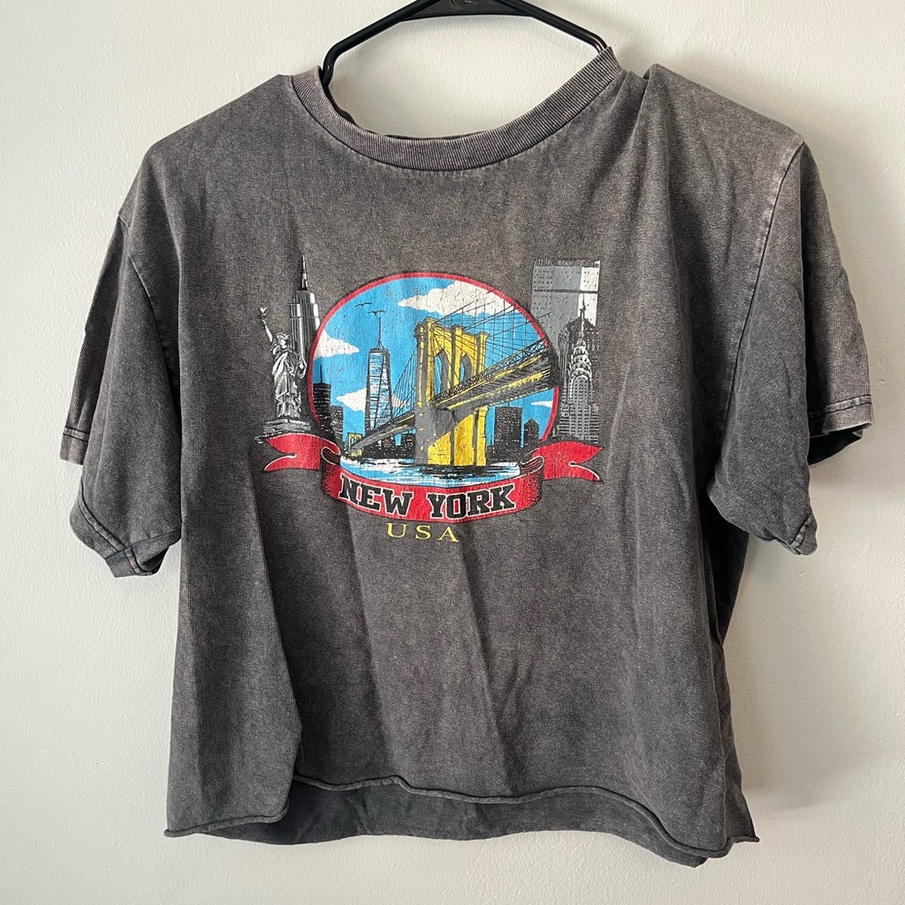 Brandy Melville Gray New York Graphic Crop Top